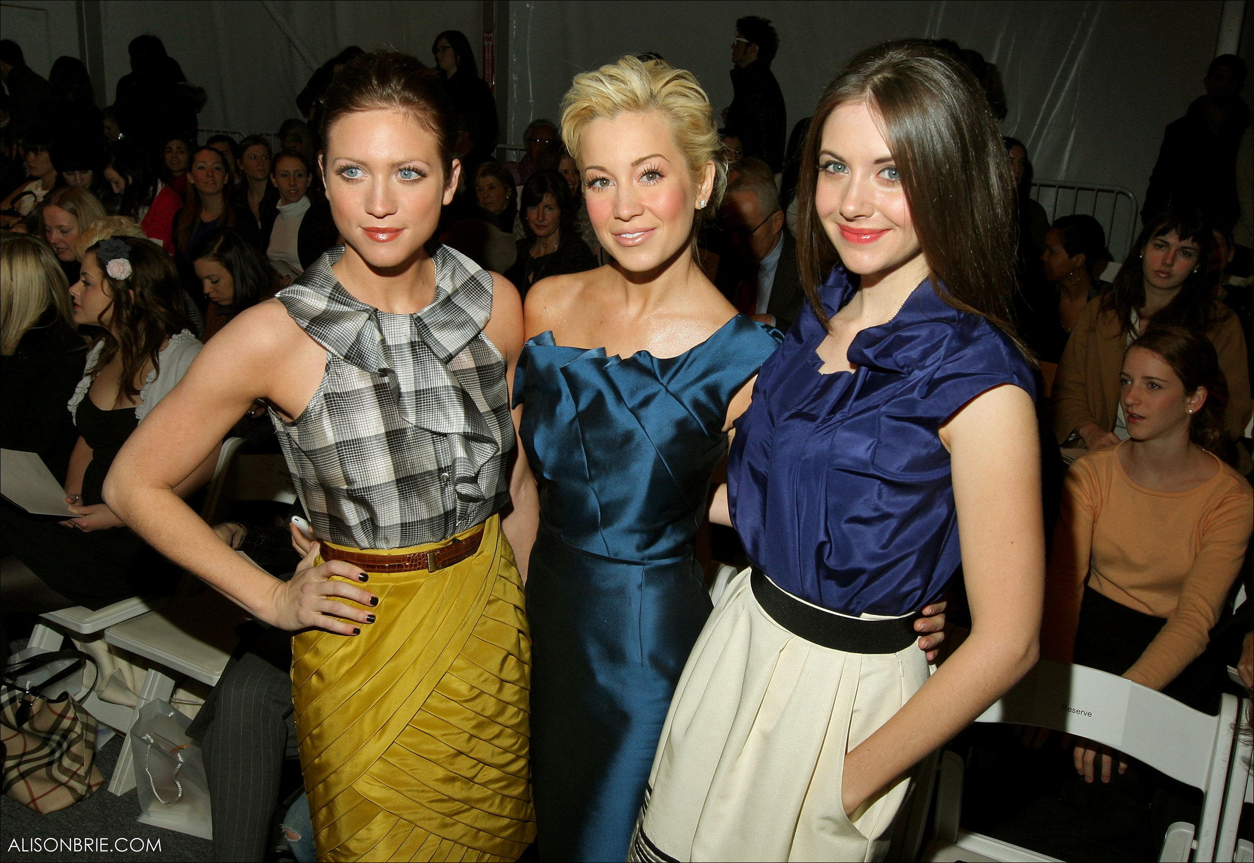 HQ_012.jpg HQ_012.jpg