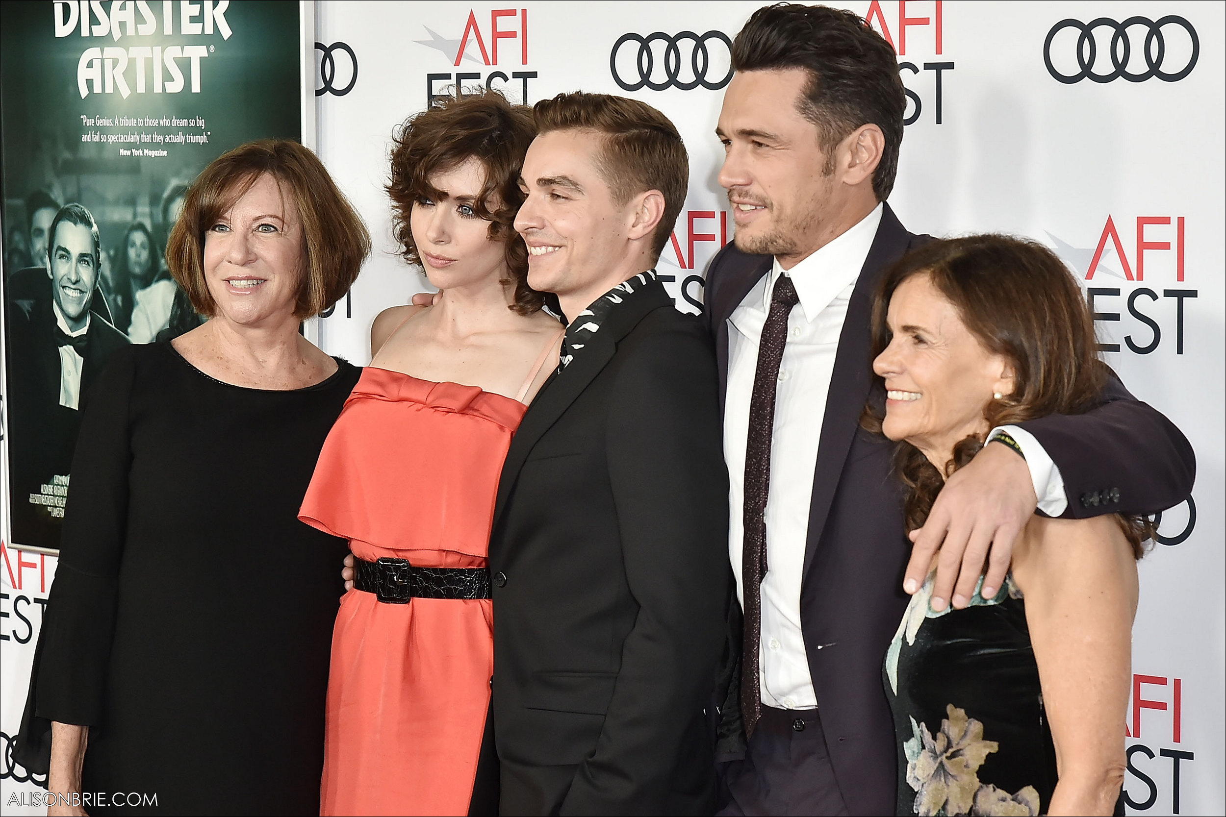 HQ_323.jpg HQ_323.jpg