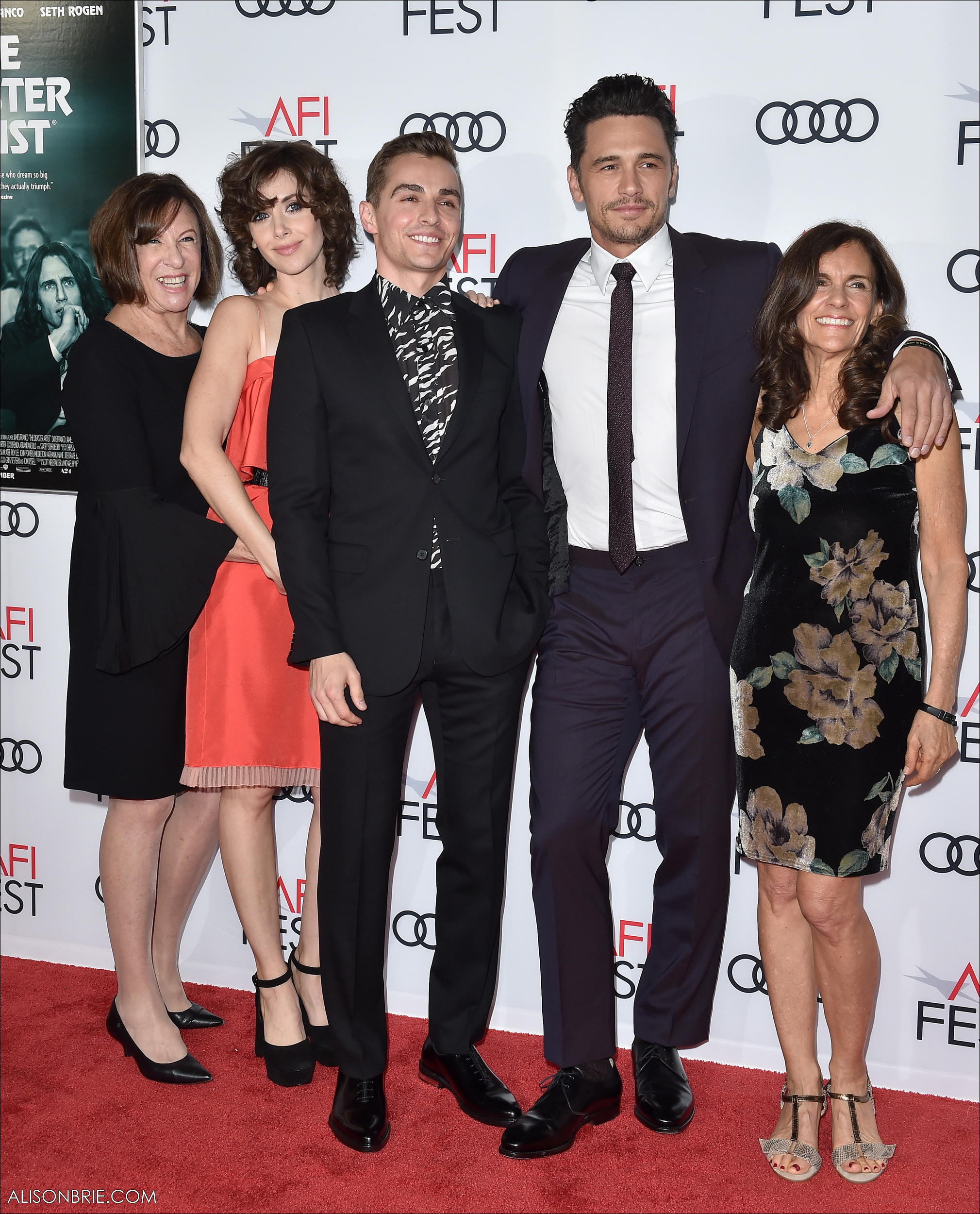 HQ_335.jpg HQ_335.jpg