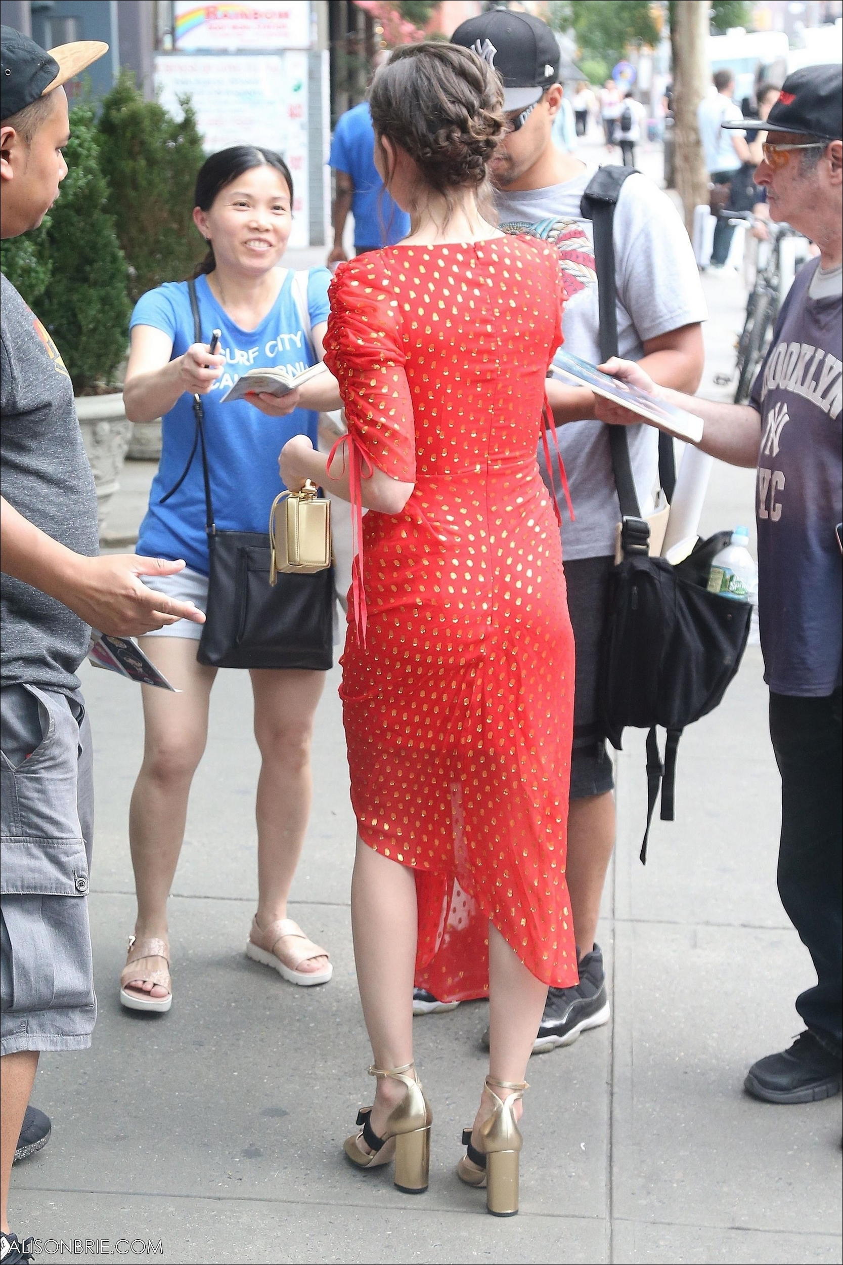 HQ_160.jpg HQ_160.jpg