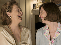 Alison Brie and Meryl Streep in The Post